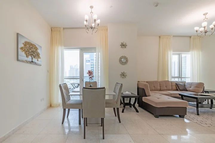 Дубай: Stunning Business Bay Apartment With Balcony