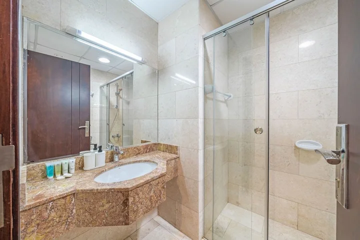 Дубай: Stunning Business Bay Apartment With Balcony