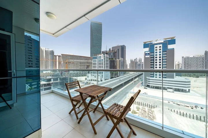 Дубай: Stunning Business Bay Apartment With Balcony