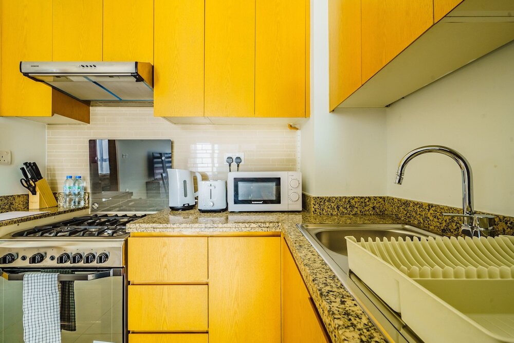 Monty - Downtown Stylish Condo With Beautiful City Views — фото 4