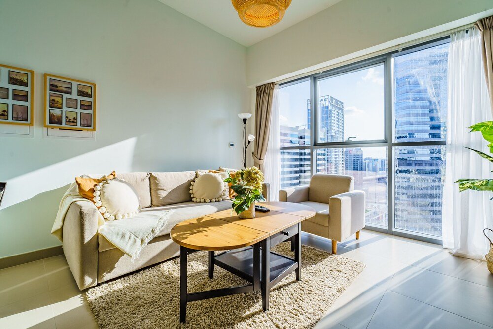 Monty - Downtown Stylish Condo With Beautiful City Views — фото 2
