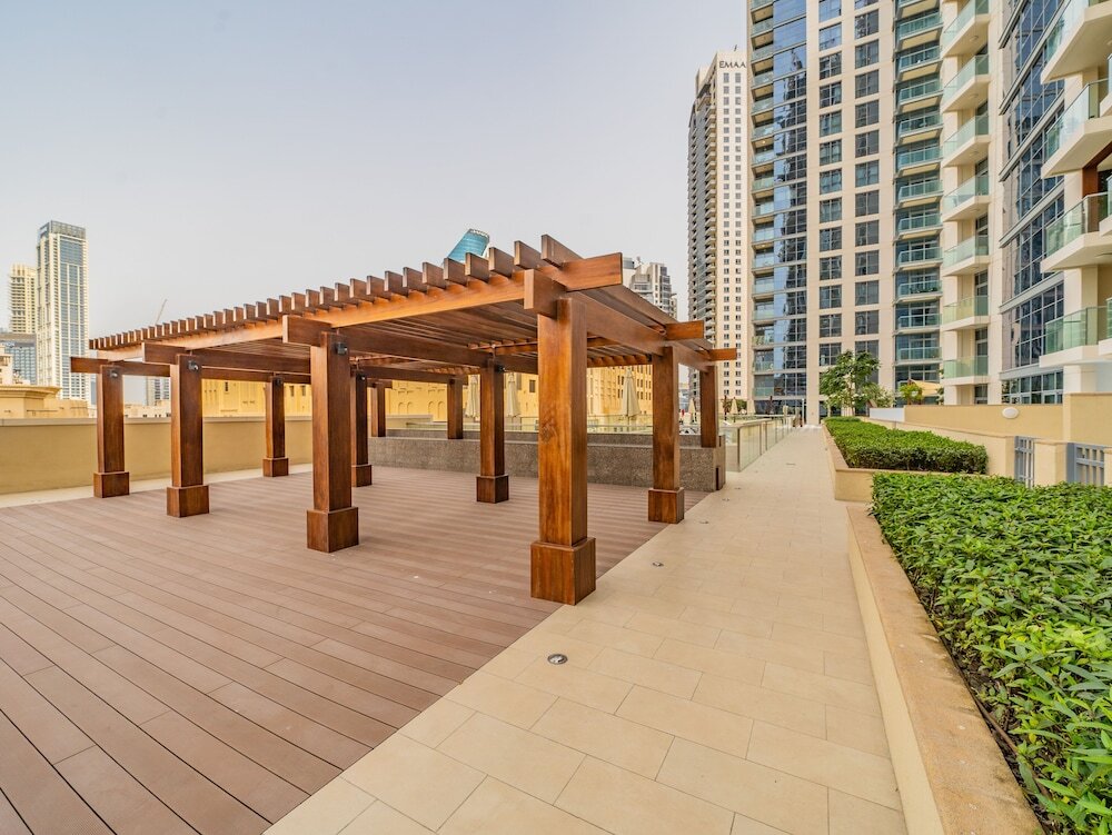 Дубай: Spacious Art Deco Apt with Burj,Canal Views
