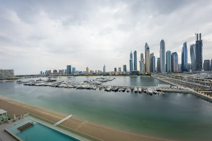Дубай: Glamorous 3BR with Marina view