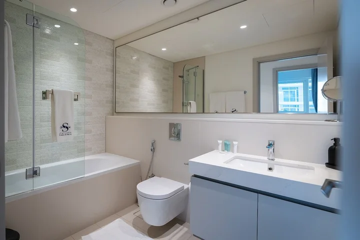 Дубай: Glamorous 3BR with Marina view