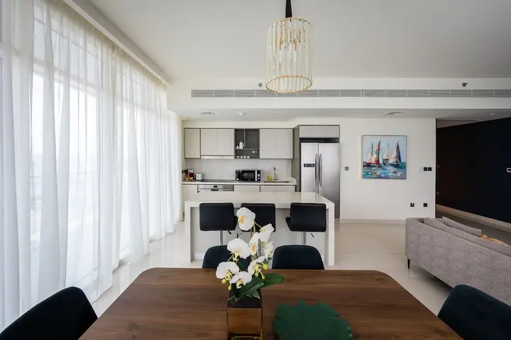 Дубай: Glamorous 3BR with Marina view