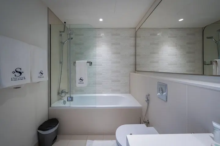 Дубай: Glamorous 3BR with Marina view