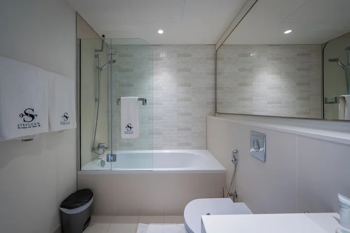 Дубай: Glamorous 3BR with Marina view