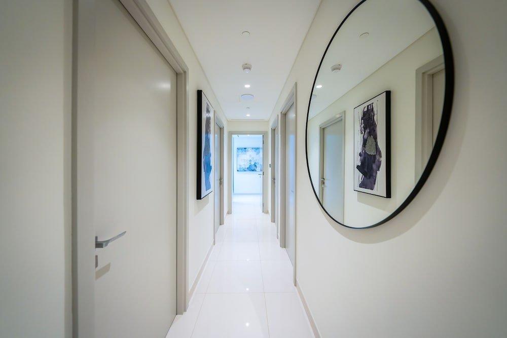 Дубай: Glamorous 3BR with Marina view