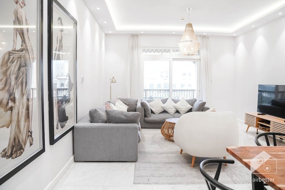 Дубай: Luxurious Apartment With Iconic Burj View