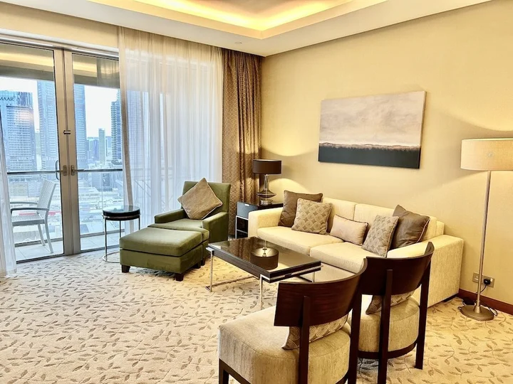 Дубай: Luxury at Former Address Dubai Mall With Balcony