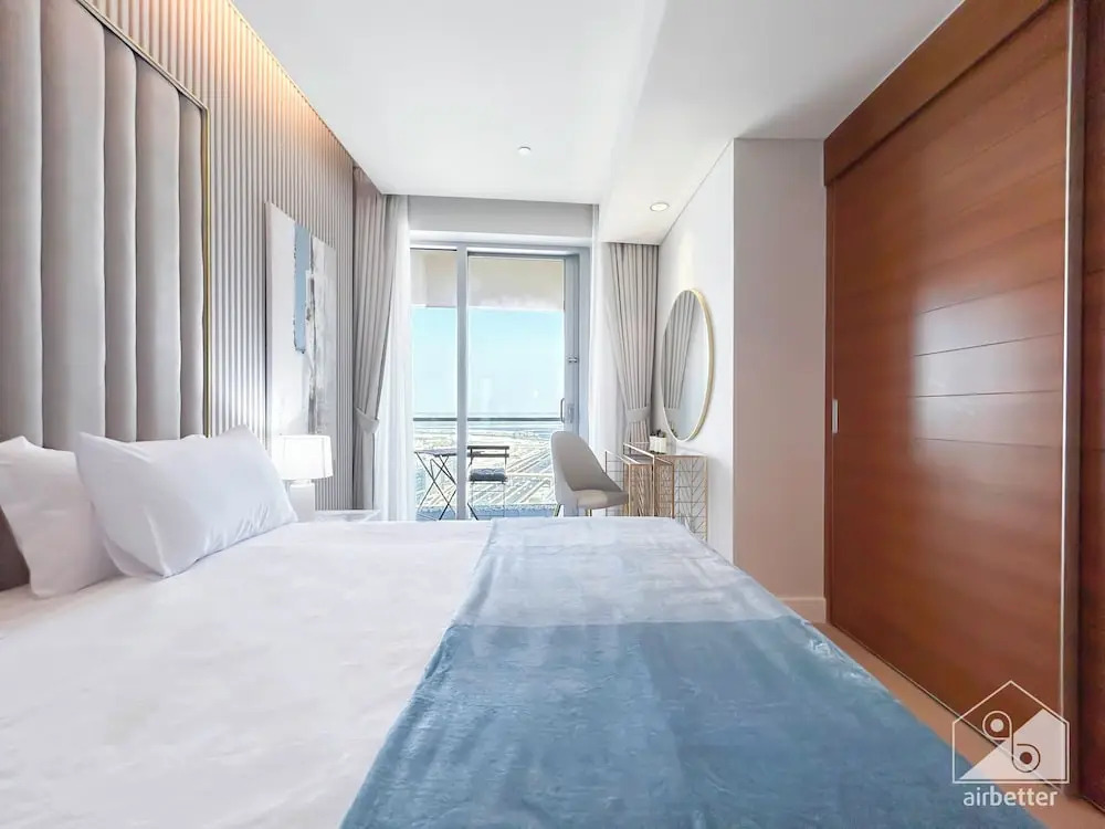 Дубай: Luxury at Former Address Dubai Mall With Balcony