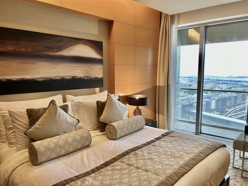 Дубай: Luxury at Former Address Dubai Mall With Balcony