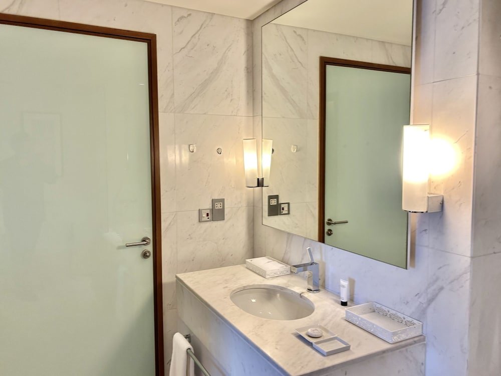 Дубай: Luxury at Former Address Dubai Mall With Balcony