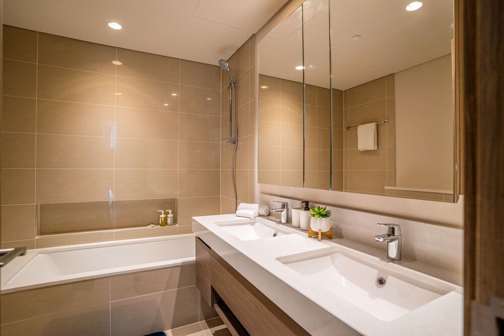 Дубай: Tanin - Breathtaking Panoramic Canal Views From Balcony