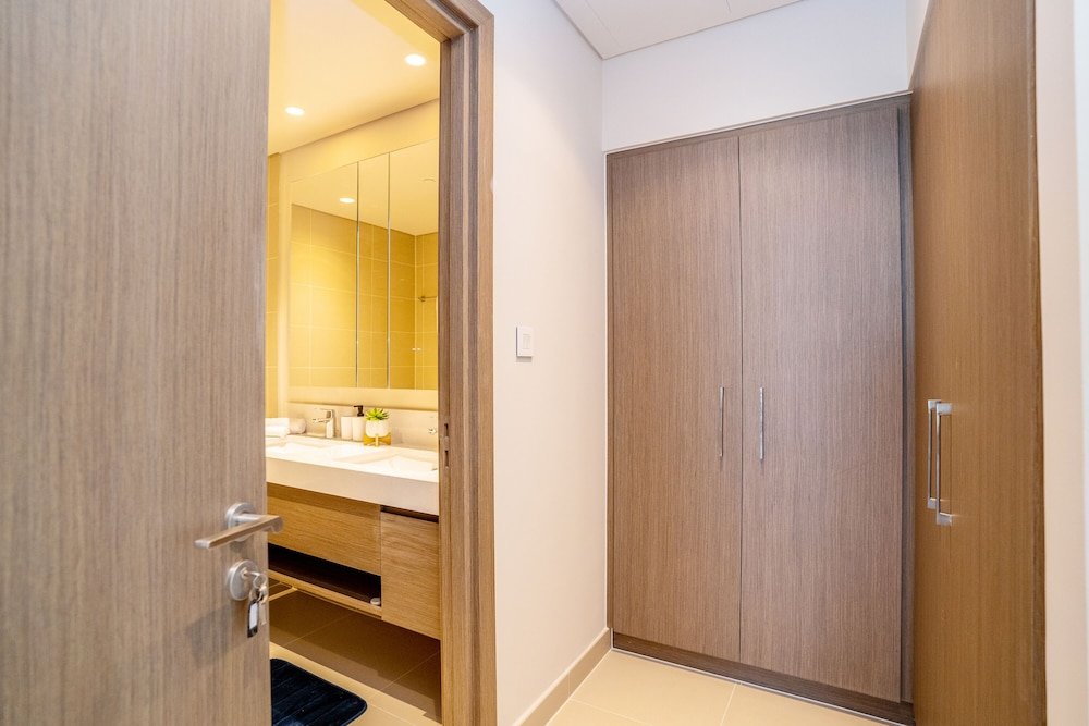Дубай: Tanin - Breathtaking Panoramic Canal Views From Balcony