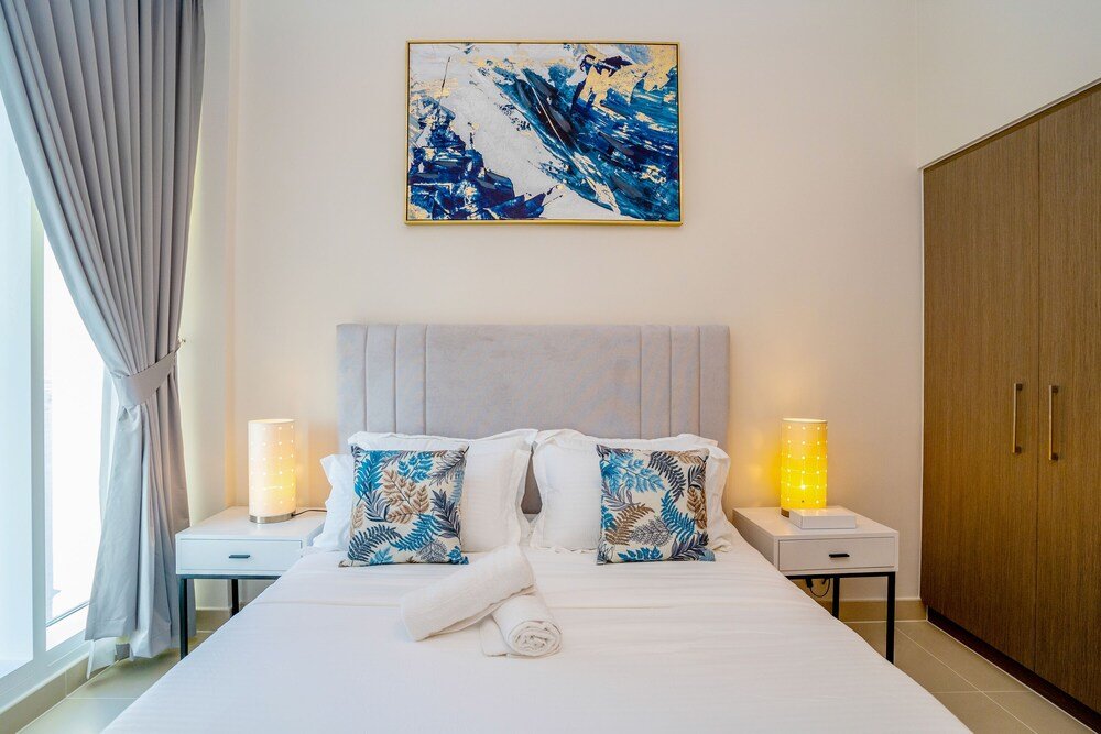 Дубай: Tanin - Breathtaking Panoramic Canal Views From Balcony