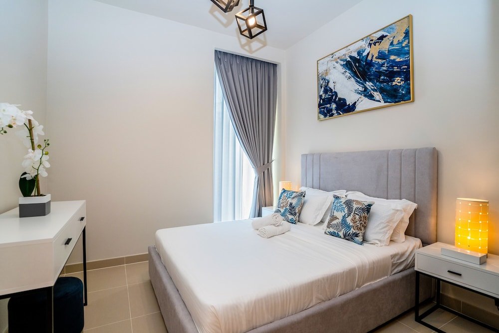 Дубай: Tanin - Breathtaking Panoramic Canal Views From Balcony