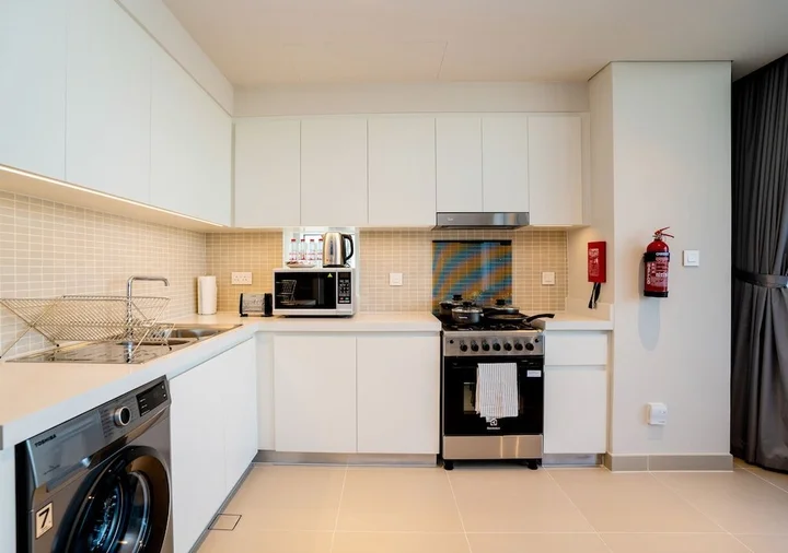 Дубай: Tanin - Breathtaking Panoramic Canal Views From Balcony
