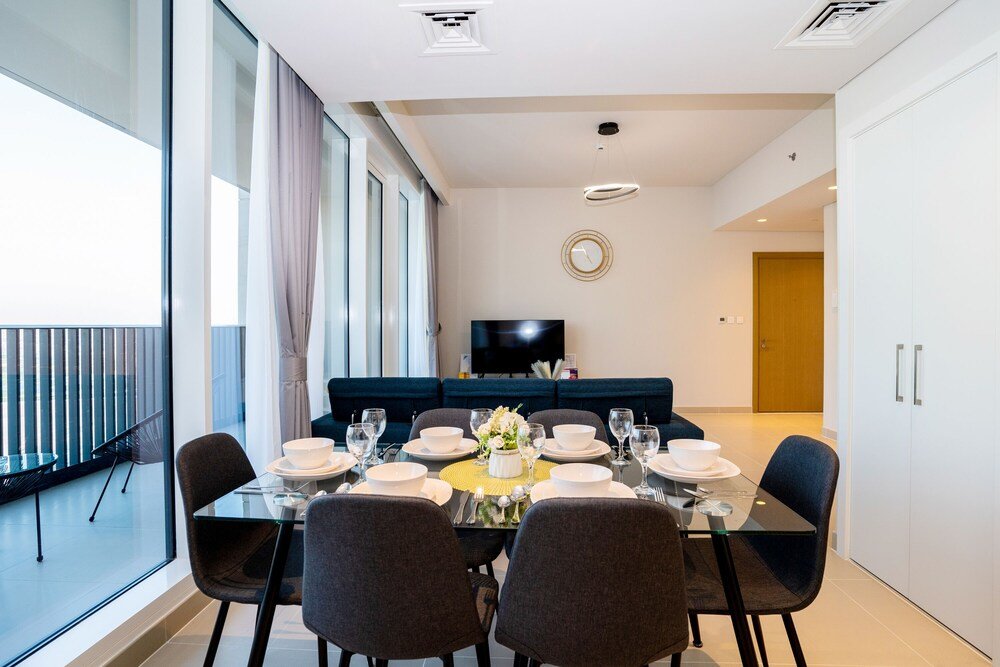 Дубай: Tanin - Breathtaking Panoramic Canal Views From Balcony