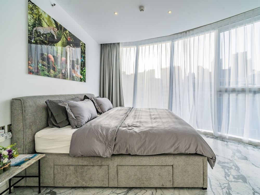 Дубай: Guests and Cohost - Unique Luxe Apartment With Incredible Canal View