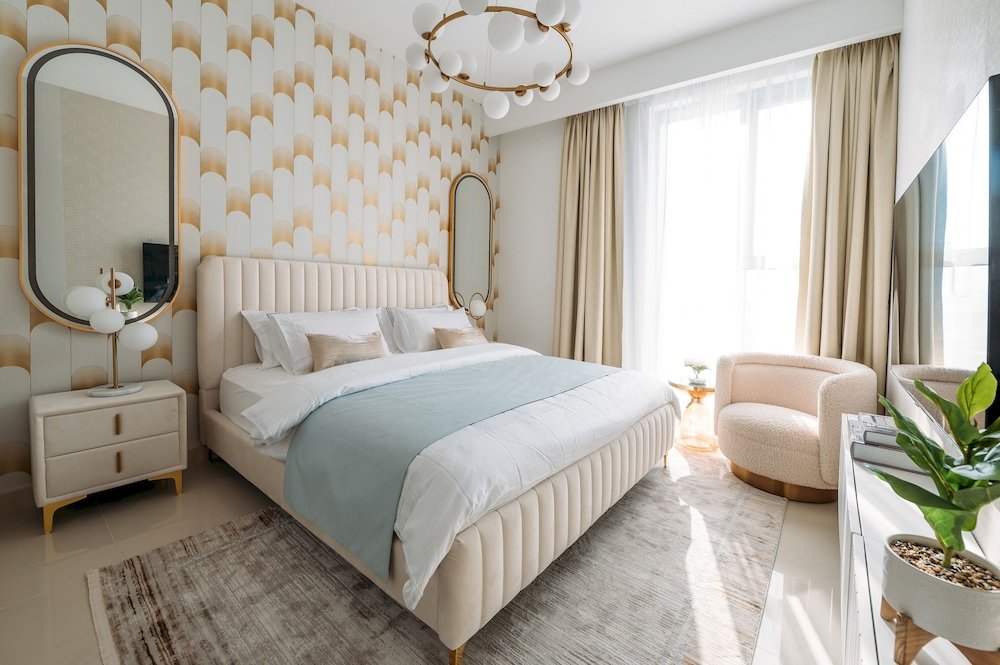 Дубай: Elegant Stay: Balcony & Stunning Dubai Creek Views