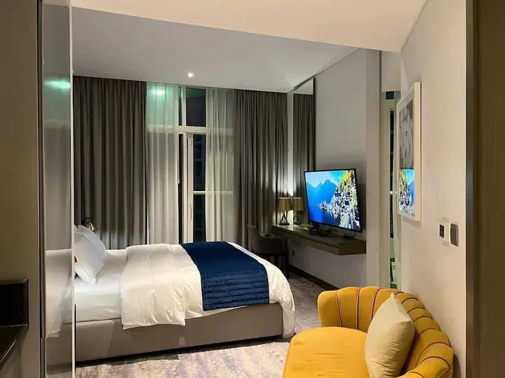 Дубай: Burj Khalifa Canal View Fully Furnished Studio At Damac Prive