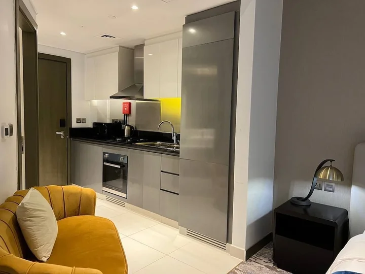Дубай: Burj Khalifa Canal View Fully Furnished Studio At Damac Prive
