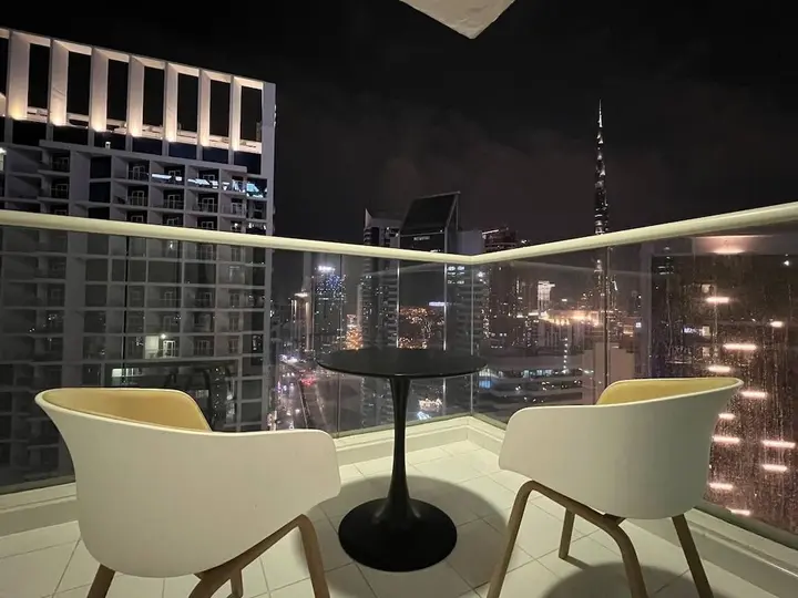 Дубай: Burj Khalifa Canal View Fully Furnished Studio At Damac Prive