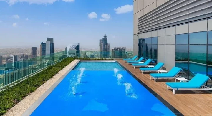 Дубай: Tanin - Chic Apt With Infinity Pool and Burj Khalifa View