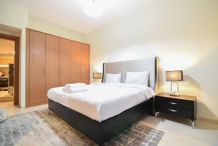 Дубай: GreenFuture - Spacious Apartment Close to Dubai Sports City