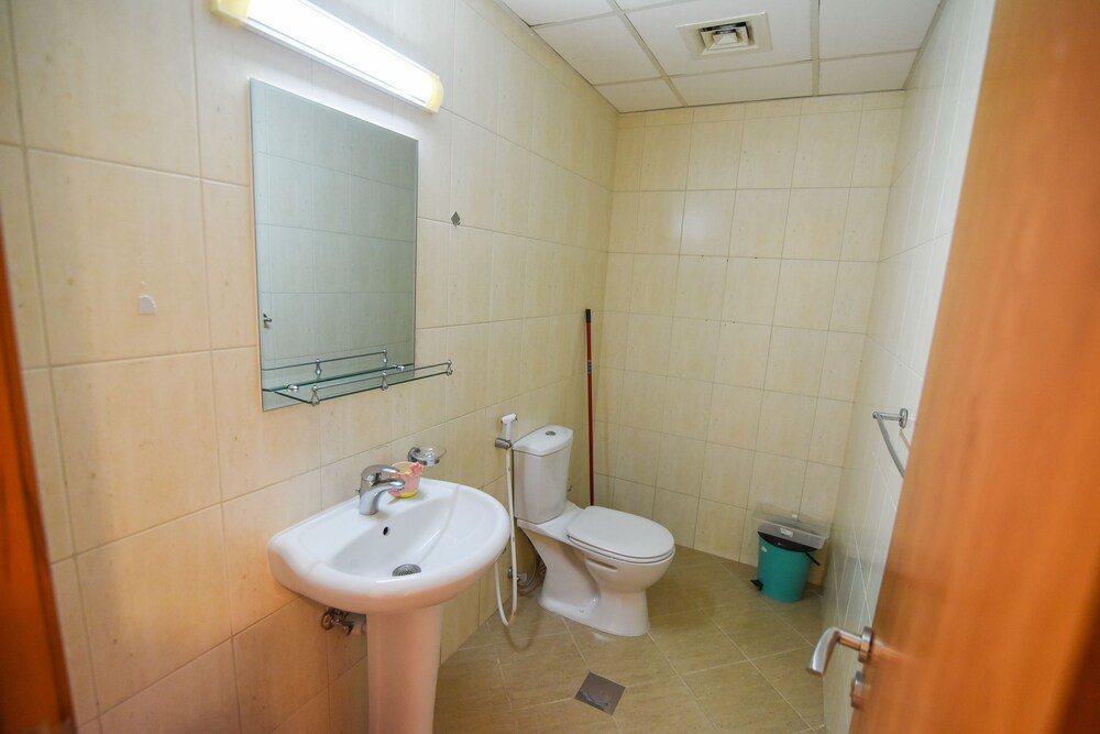 Дубай: GreenFuture - Spacious Apartment In Serene Area With Pool