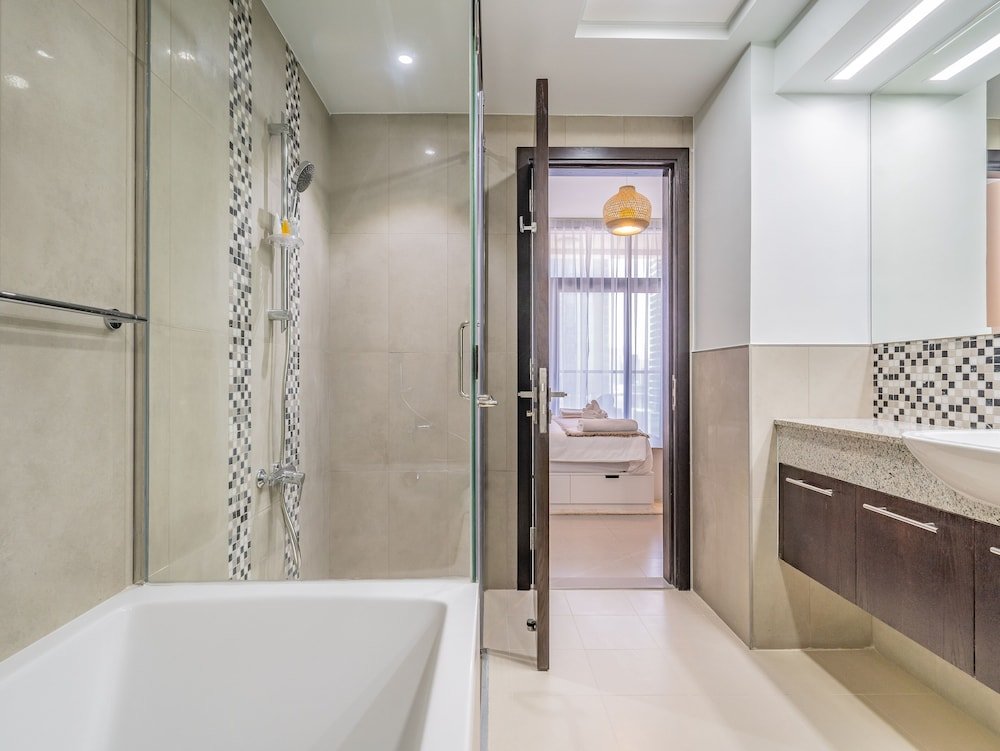 Дубай: Charming Tropical Apartment Minutes To Dubai Mall