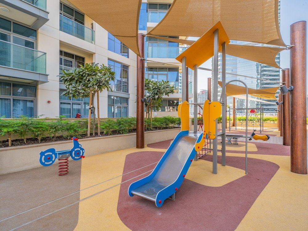 Дубай: Charming Tropical Apartment Minutes To Dubai Mall