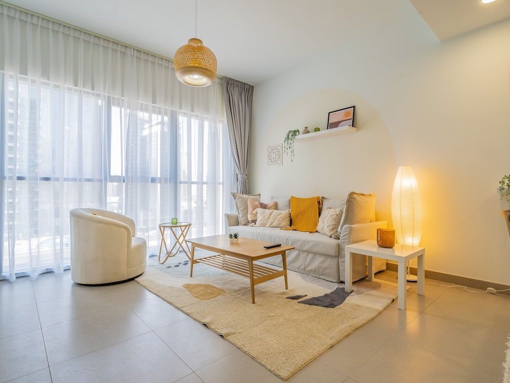 Дубай: Charming Tropical Apartment Minutes To Dubai Mall