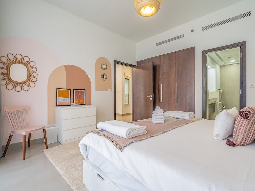 Дубай: Charming Tropical Apartment Minutes To Dubai Mall