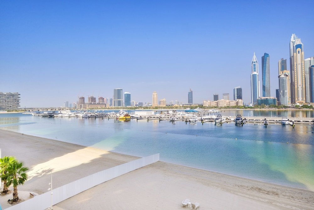 Дубай: Sunrise Bay - Ultra Luxury Emaar Beachfront - Private Beach and Pool