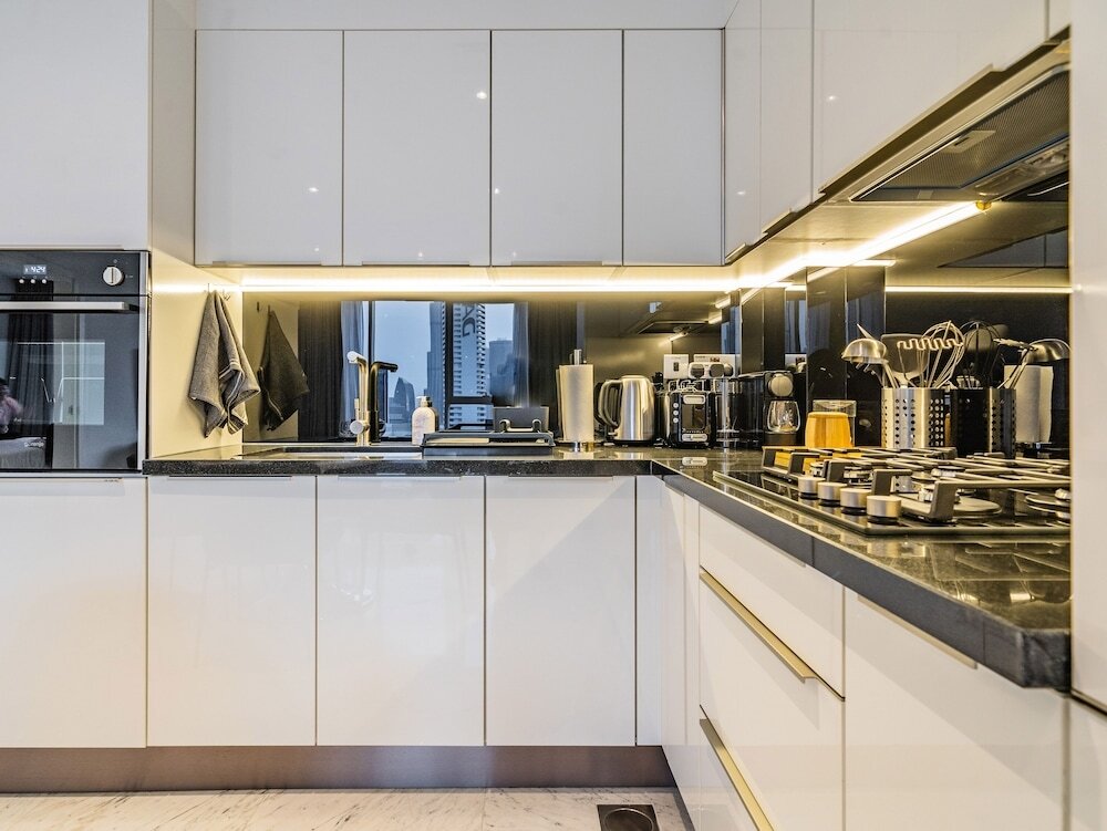 Дубай: Guests and Cohost - Sophisticated Apartment With Burj Khalifa Views