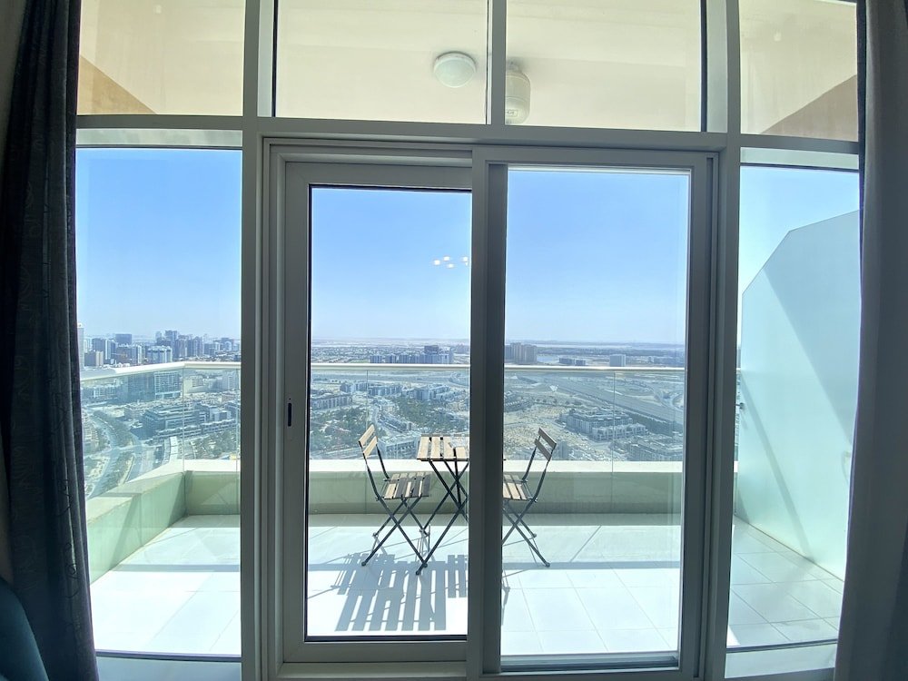 Дубай: LuxBnB Ghalia Jumeirah Village Circle