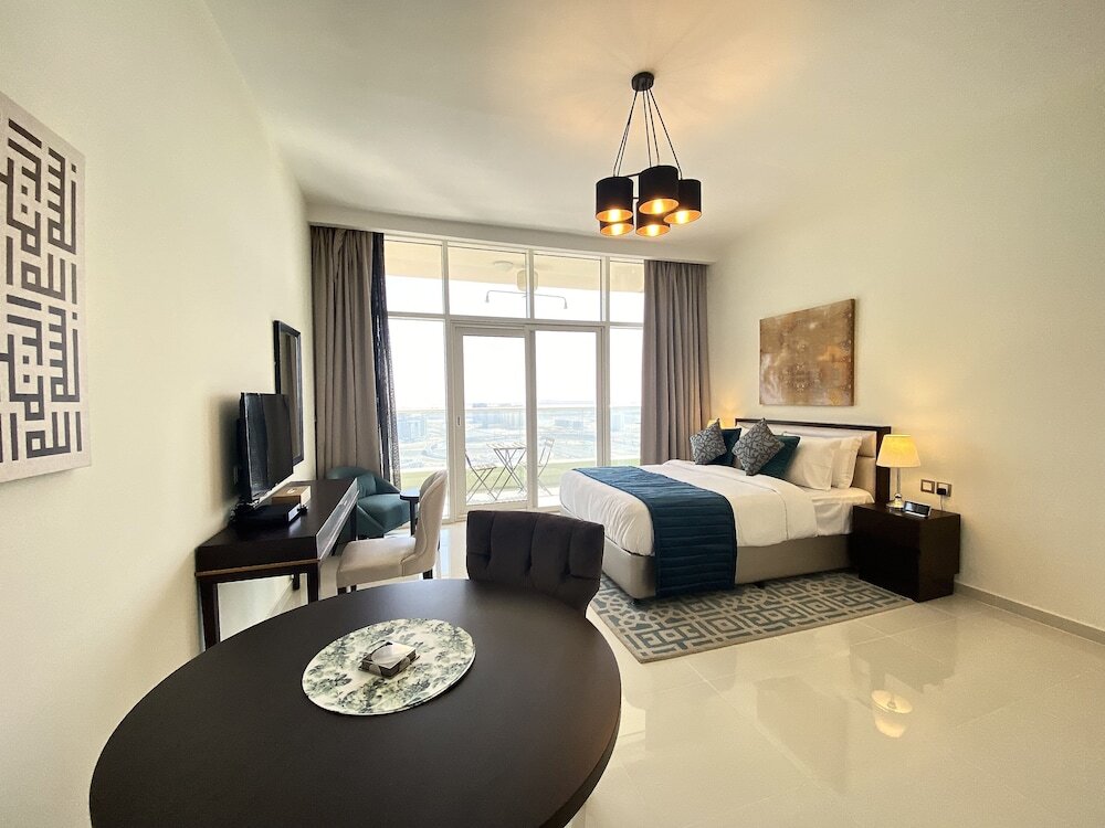 Дубай: LuxBnB Ghalia Jumeirah Village Circle