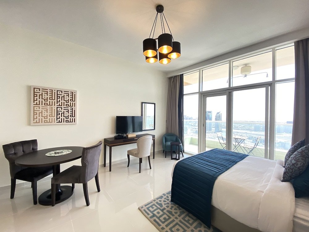 Дубай: LuxBnB Ghalia Jumeirah Village Circle