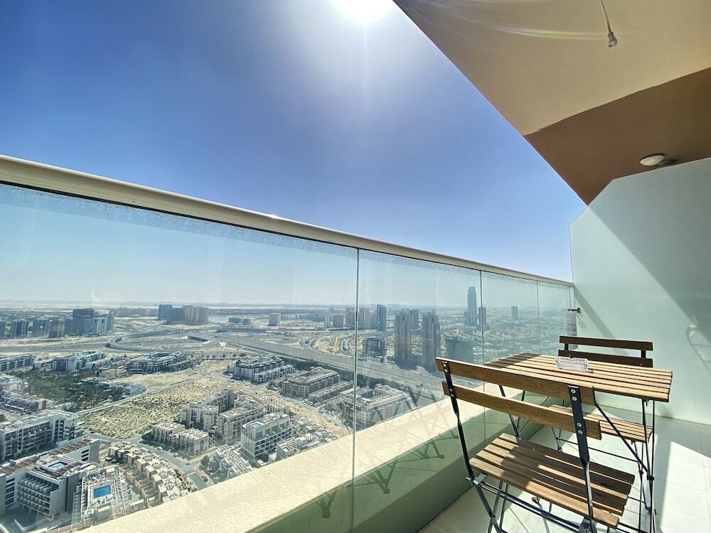 Дубай: LuxBnB Ghalia Jumeirah Village Circle