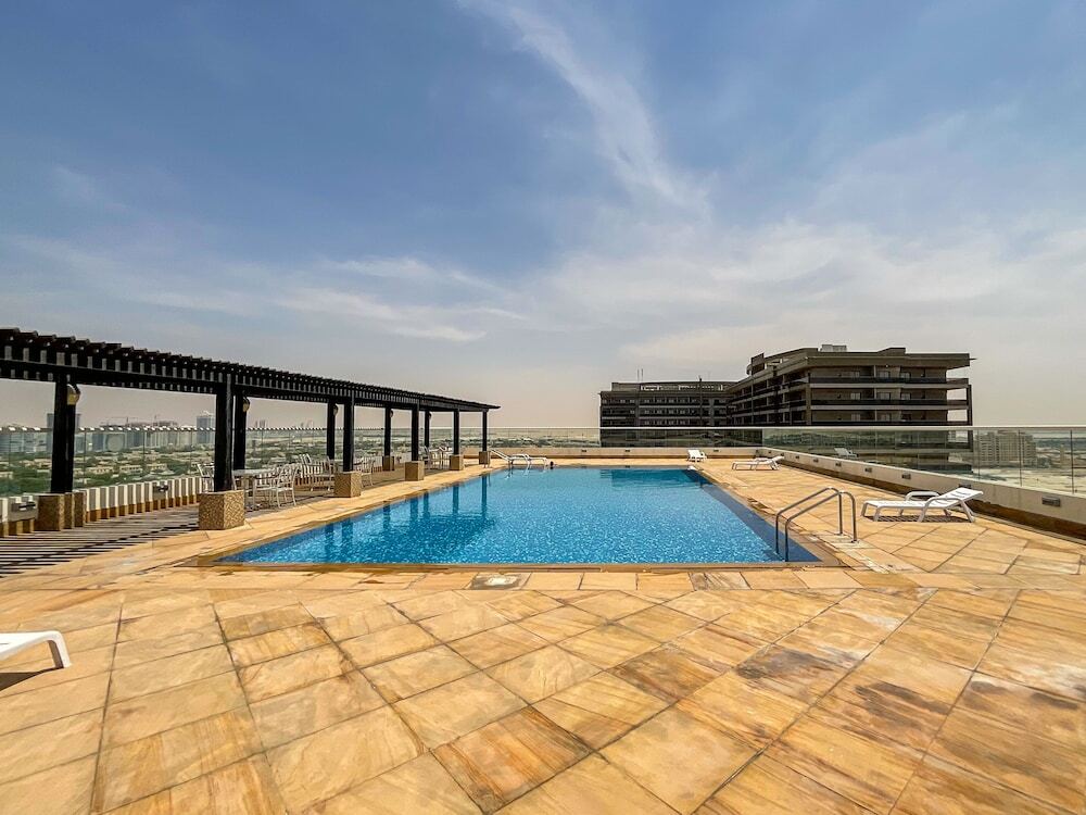 Дубай: WelHome - Apt amidst golf courses, perfect for sports lovers