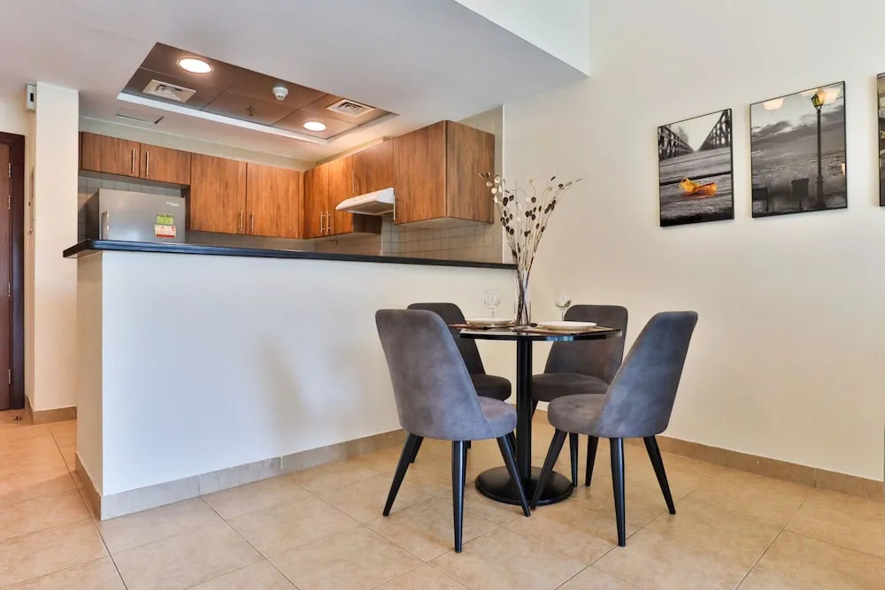 Дубай: WelHome - Apt amidst golf courses, perfect for sports lovers