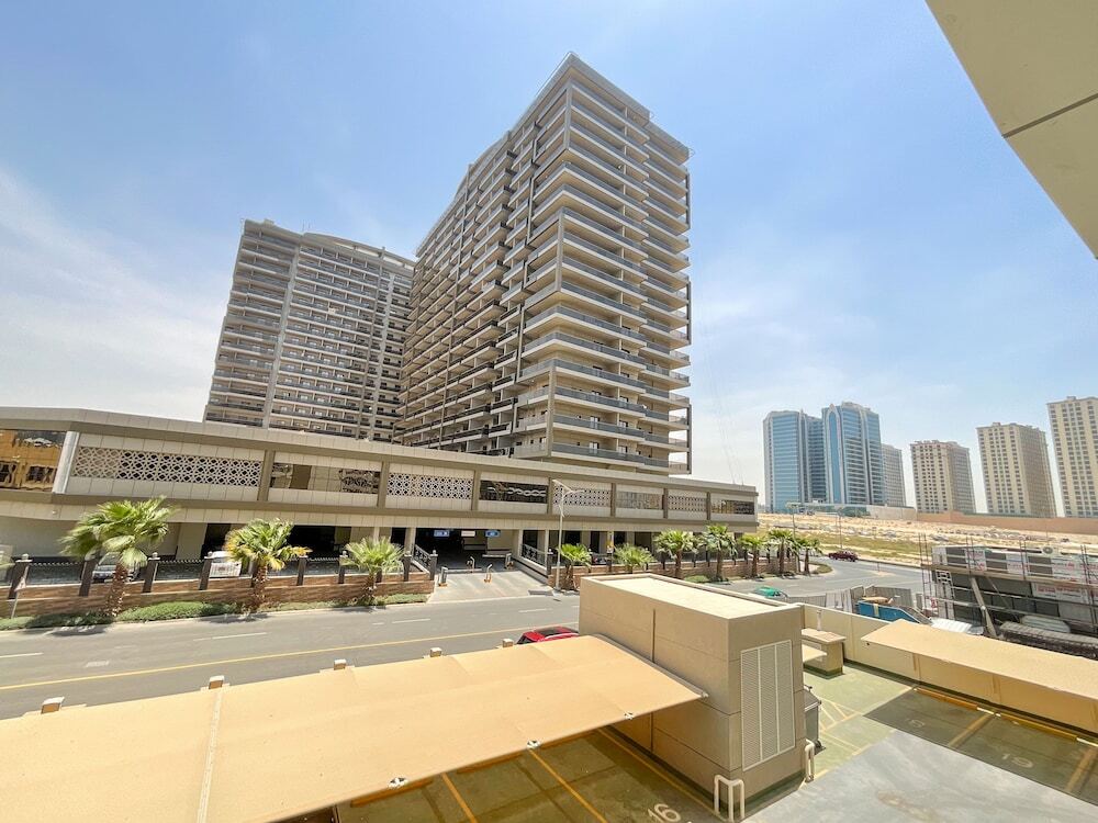 Дубай: WelHome - Apt amidst golf courses, perfect for sports lovers