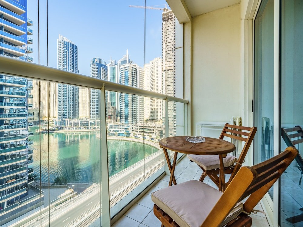 Дубай: Sweeping Marina View Studio Near the Metro Station