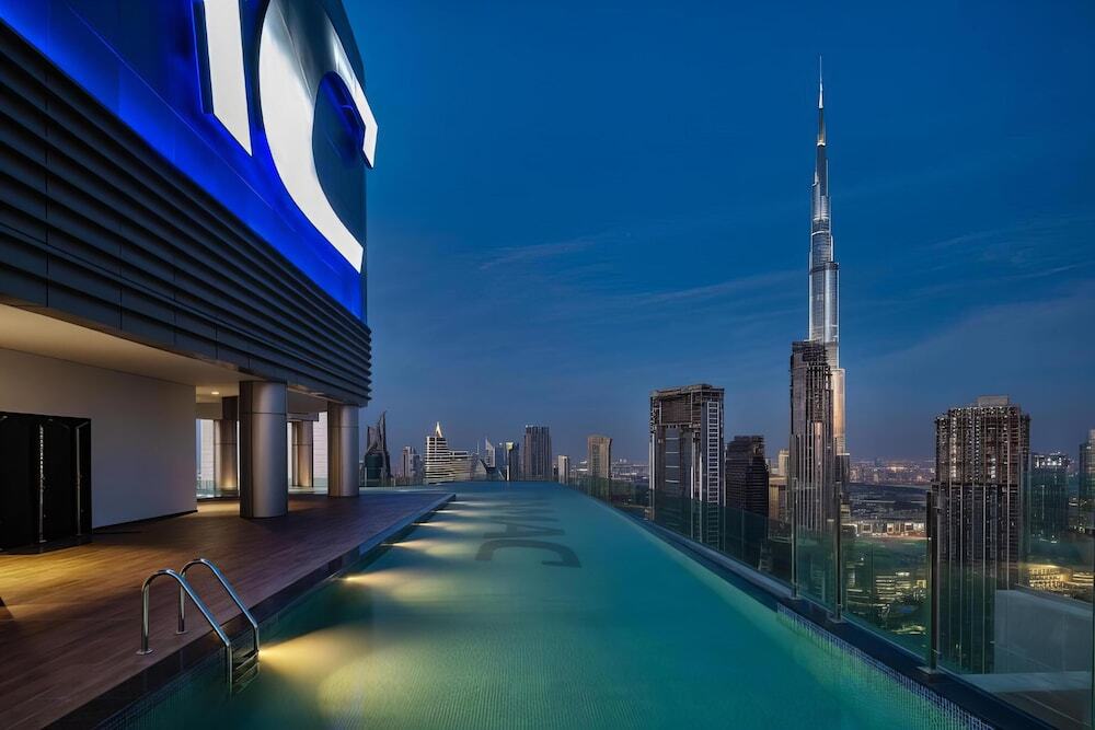 Дубай: LuxBnB Paramount Midtown SeaView