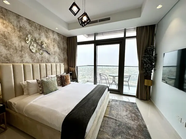 Дубай: LuxBnB Paramount Midtown SeaView