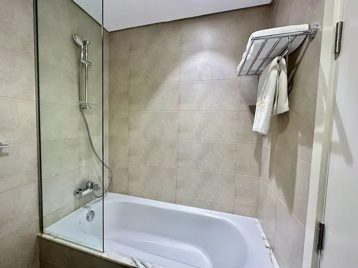 Дубай: LuxBnB Paramount Midtown SeaView