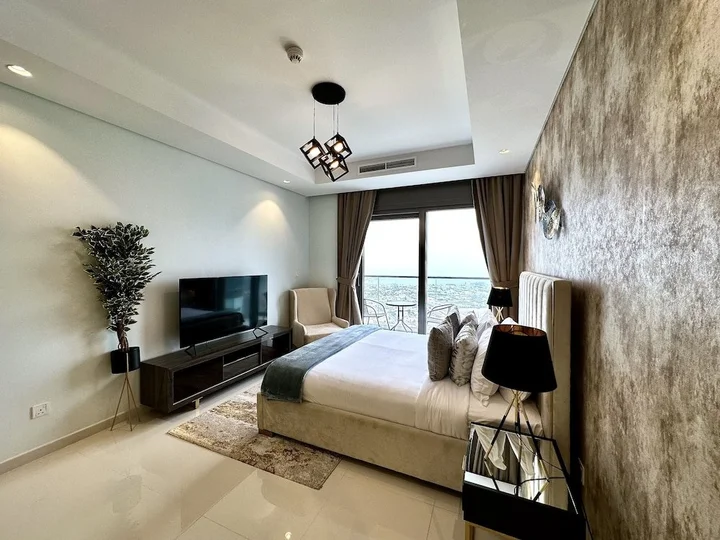 Дубай: LuxBnB Paramount Midtown SeaView
