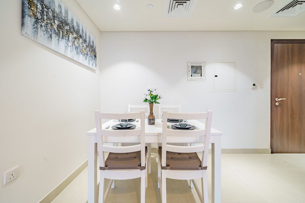 Дубай: Guests and Cohost - Contemporary Apartment With Wide City Views